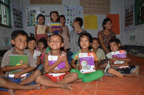 မာရ်မာ ကျောင်းသူကျောင်းသား